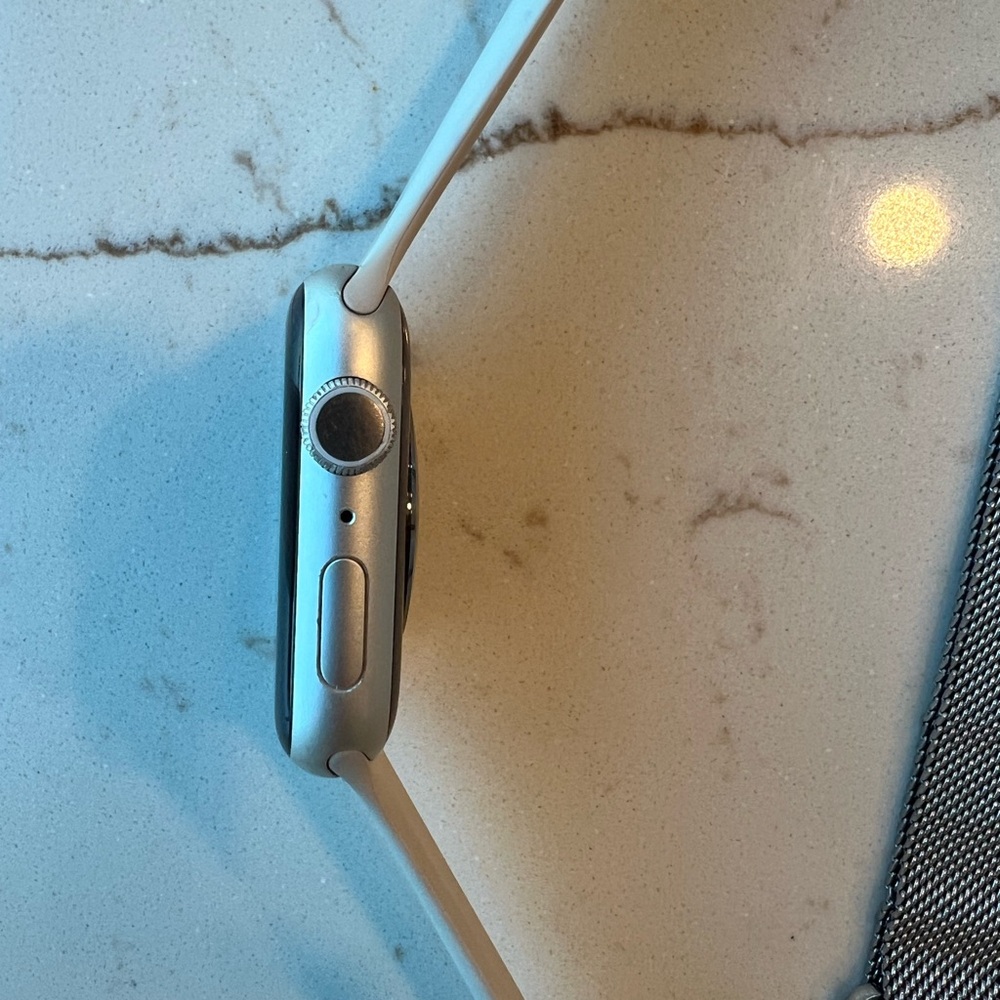 Apple Watch - Picture 5 of 5